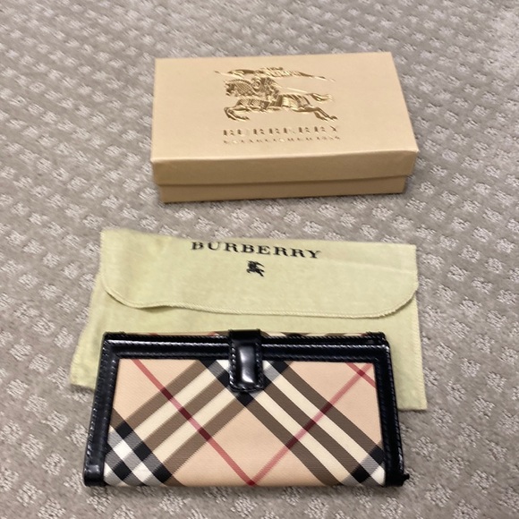 Burberry wallet - Picture 1 of 6